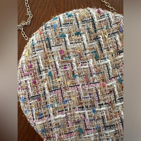 ๐  Round multicolor woolen fabric small crossbody handbag with gold chain - Picture 3 of 5